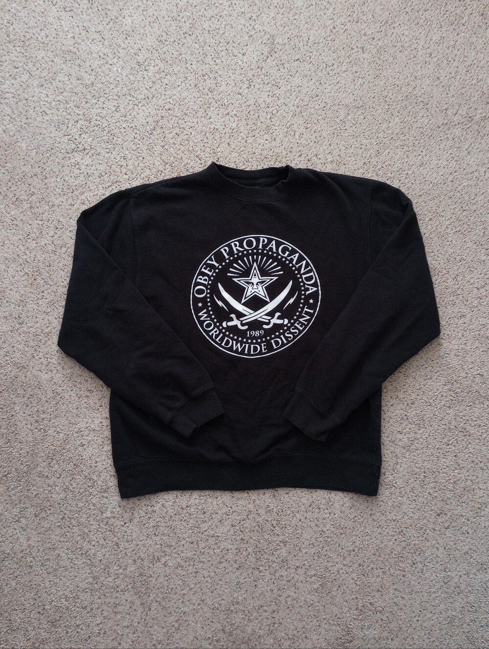 Obey Crewneck Medium